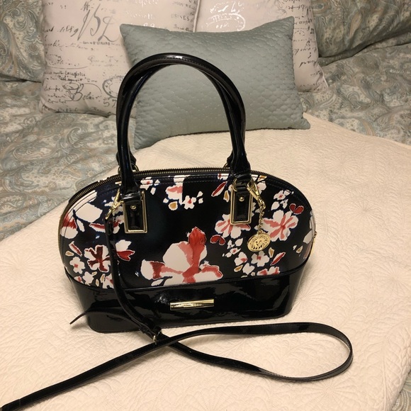 Anne Klein satchel(black)🌺🌺 - Picture 2 of 5